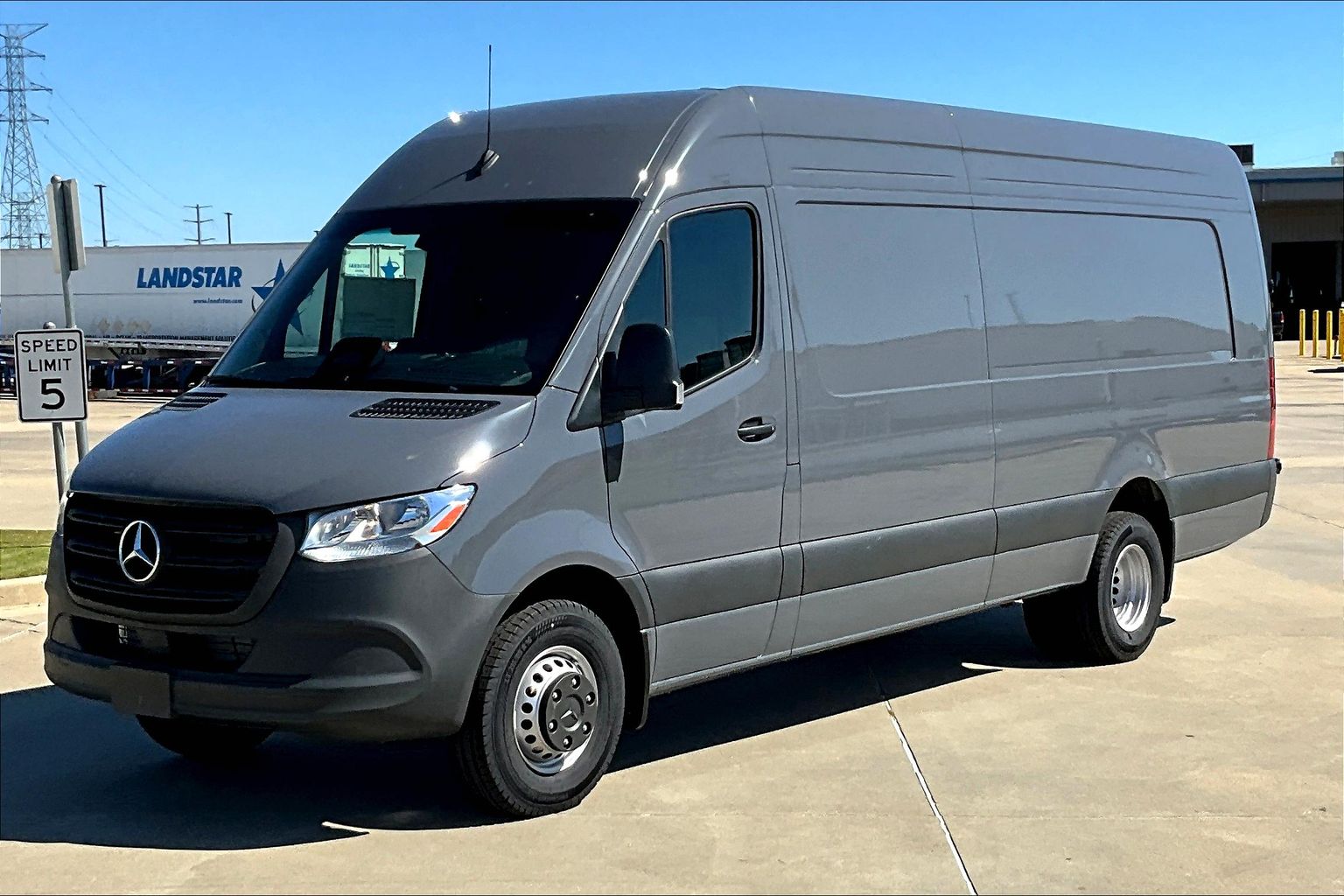 2026 Mercedes-Benz Sprinter 3500 170 Ext WB HO High Roof's photo